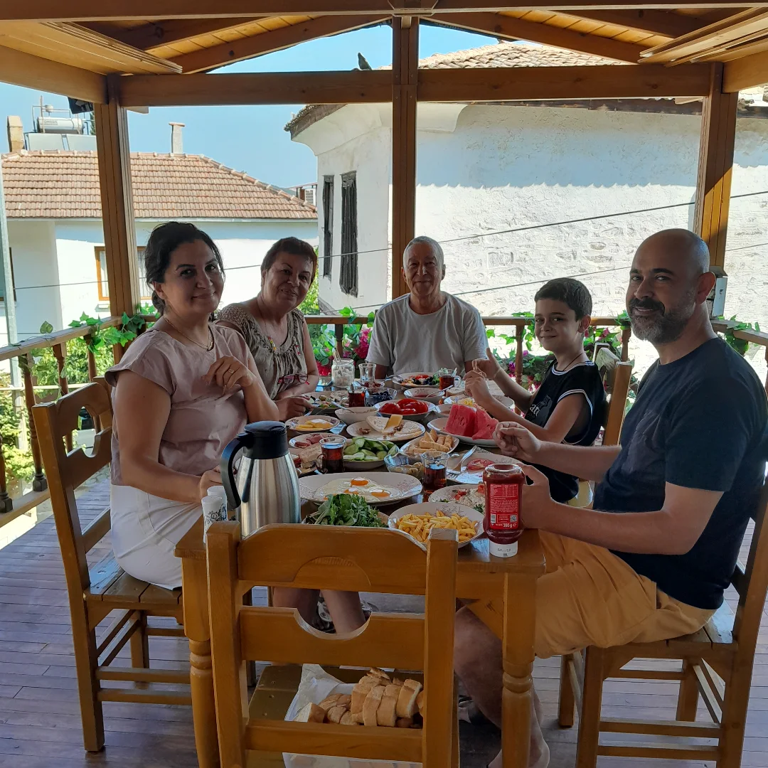 Şirince'nin Tarihi Konağı Hasgül, Misafirlerine Kapılarını Açtı